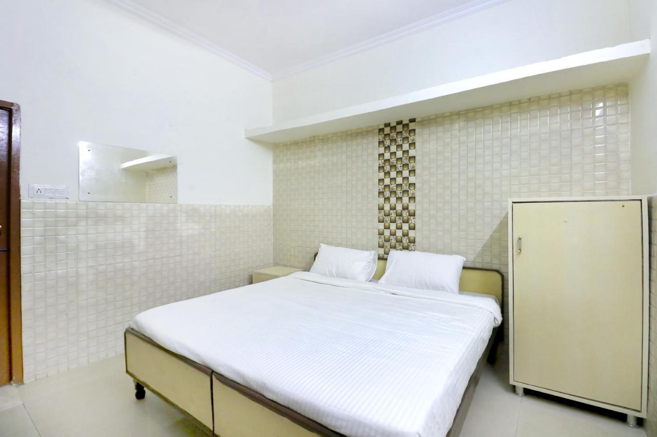 Spot On 44679 Hotel Samrat Sohāna Екстериор снимка