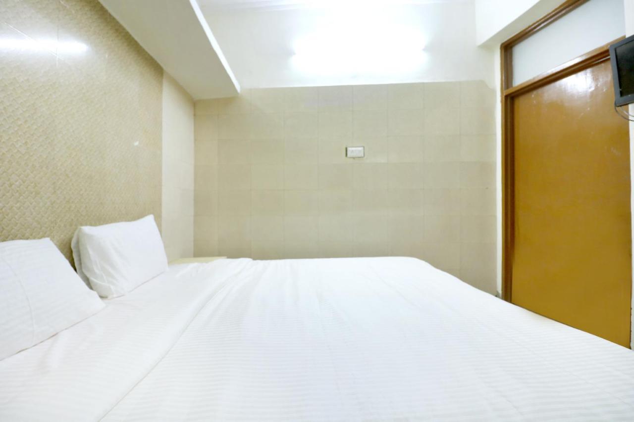Spot On 44679 Hotel Samrat Sohāna Екстериор снимка
