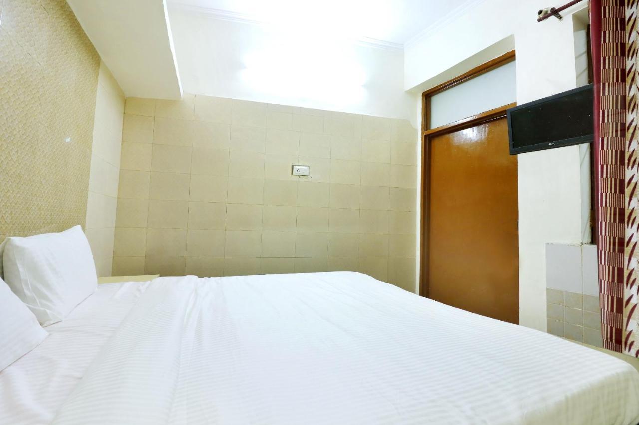 Spot On 44679 Hotel Samrat Sohāna Екстериор снимка