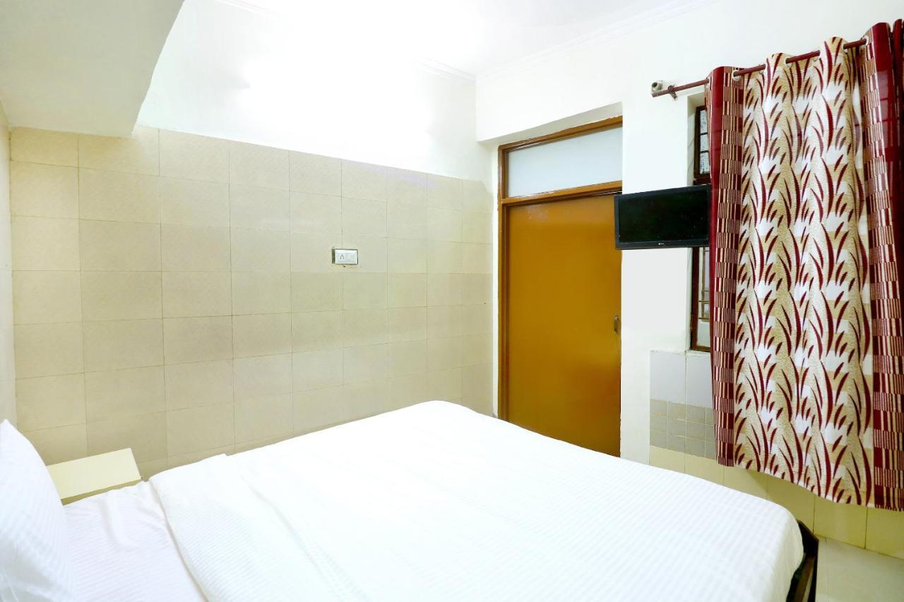 Spot On 44679 Hotel Samrat Sohāna Екстериор снимка