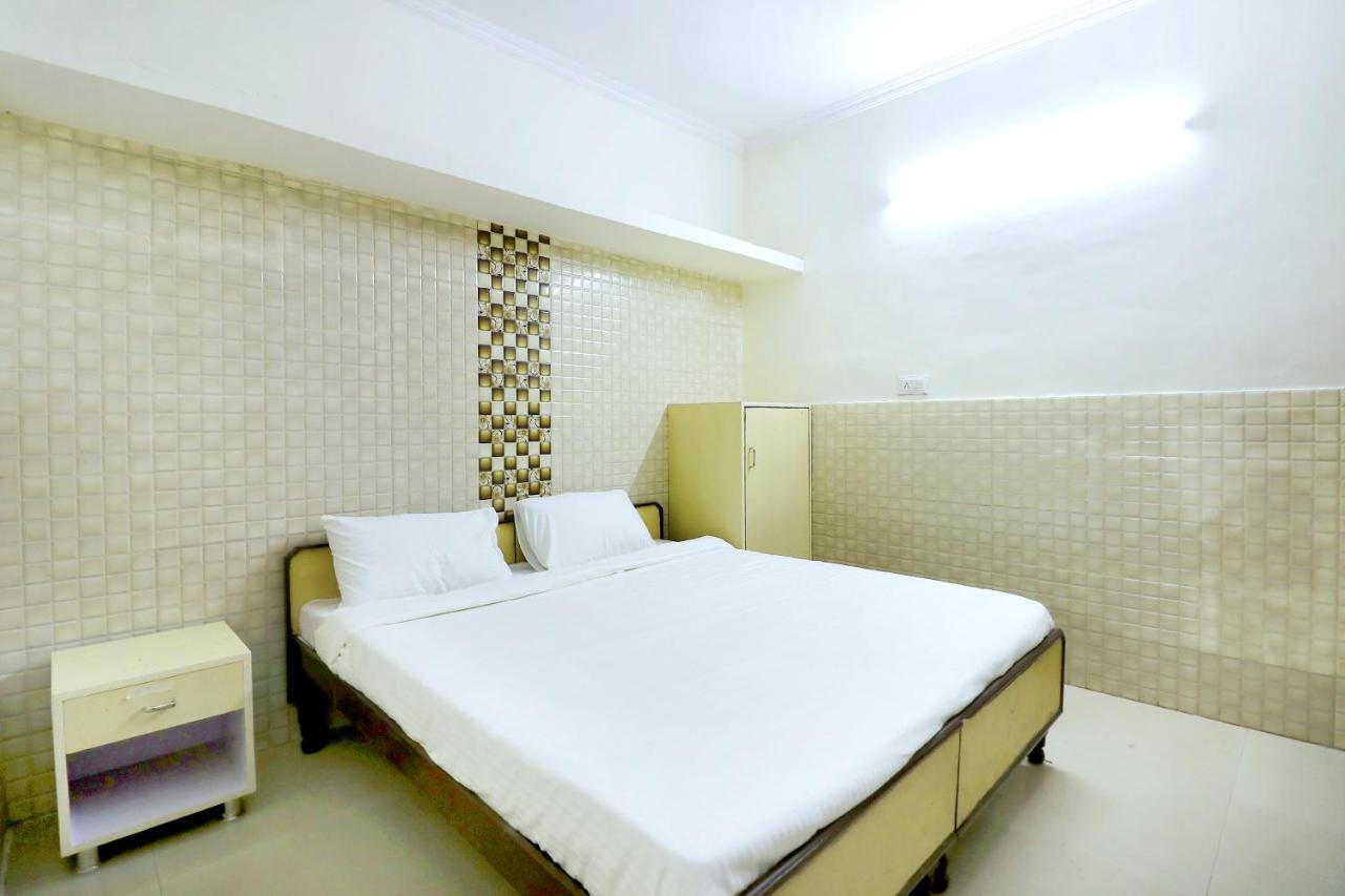 Spot On 44679 Hotel Samrat Sohāna Екстериор снимка