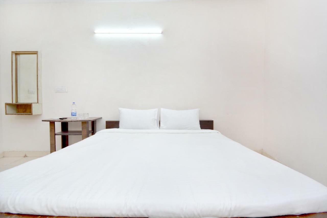 Spot On 44679 Hotel Samrat Sohāna Екстериор снимка