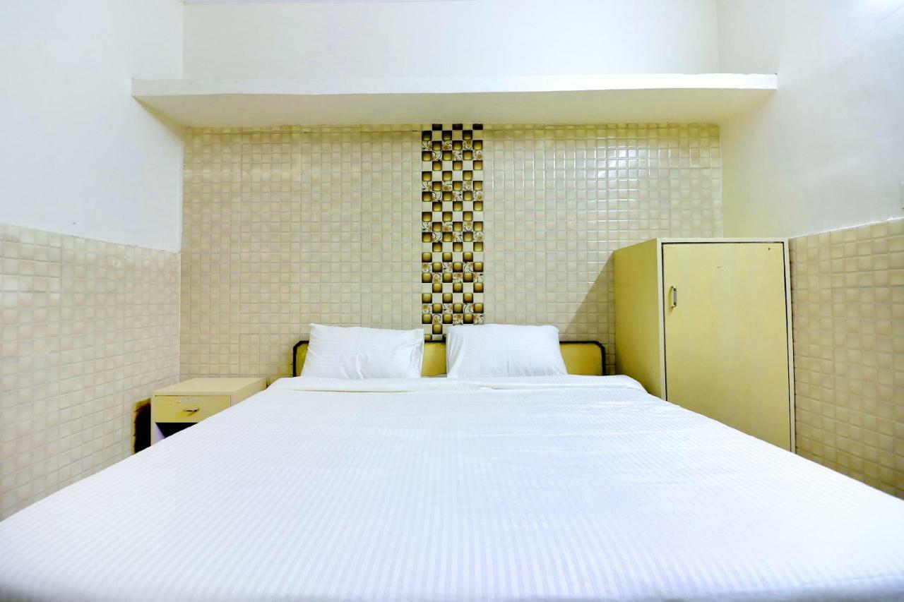 Spot On 44679 Hotel Samrat Sohāna Екстериор снимка